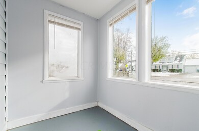 3 SEASON ROOM