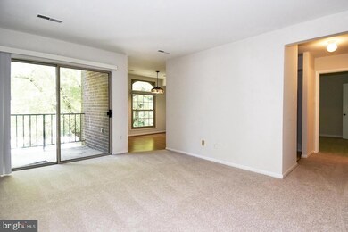 3302 Woodburn Village Dr unit 23, Annandale, VA 22003 - photo 7