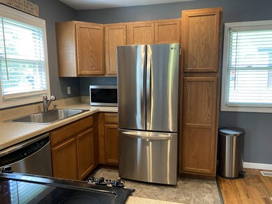 800 Outer Gray St, Newburgh, IN 47630 - photo 5