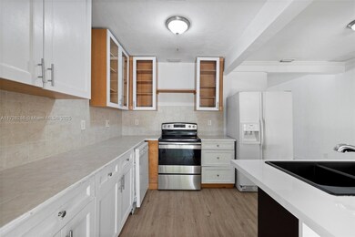 4521 SW 5th Terrace unit M, Coral Gables, FL 33134 - photo 2