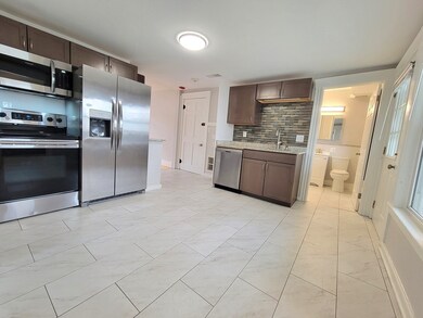 21 Cross St unit 2R, South Grafton, MA 01560 - photo 2