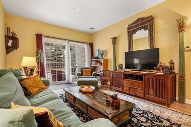 Wellington Crossing unit 107, Waltham, MA 02452 - photo 3