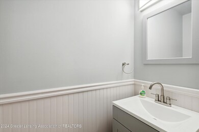 27-2170-Regency-Dr-East-Lansing-MI-48823