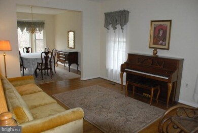 1015 Dulaney Mill Dr, Frederick, MD 21702 - photo 3