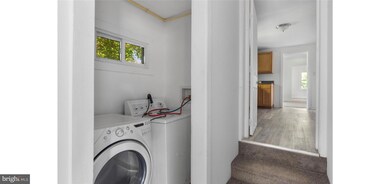 4715 Hazelwood Ave unit A, Baltimore, MD 21206 - photo 5