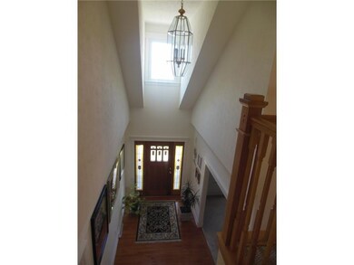 Entry/Foyer.