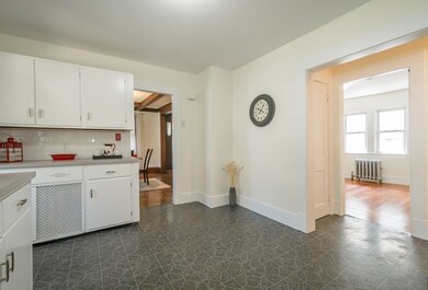 66 Switzer Ave, Springfield, MA 01109 - photo 4