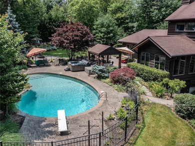 6 Arbutus Rd, Greenlawn, NY 11740 - photo 7