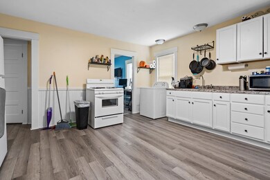 32 Willow St, Nashua, NH 03060 - photo 5