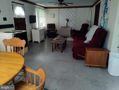 422 Rolando Dr, Colonial Beach, VA 22443 - photo 5