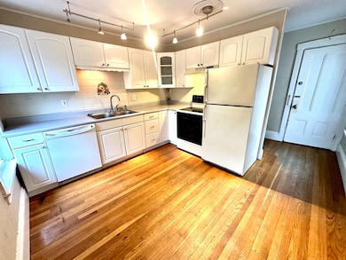 6 Grant St unit 2, Natick, MA 01760 - photo 4