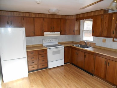 87 Iroquois Rd, Albrightsville, PA 18210 - photo 4