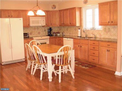 302 Coeburn Blvd, Brookhaven, PA 19015 - photo 6