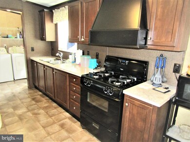 296 Rips Dr, Lothian, MD 20711 - photo 2