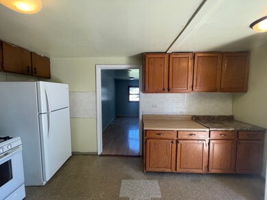 625 Santa fe Ave, Carpentersville, IL 60110 - photo 6