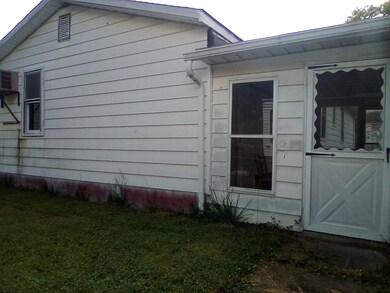 1702 B St, Anderson, IN 46016 - photo 5