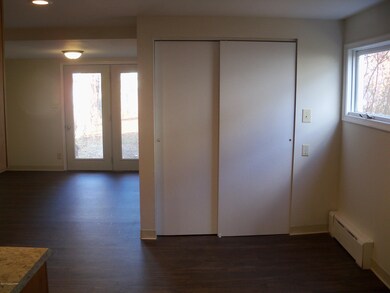 402 Schuyler Ave, Kingston, PA 18704 - photo 7