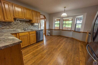 4319 SW Colly Creek Dr, Topeka, KS 66610 - photo 5