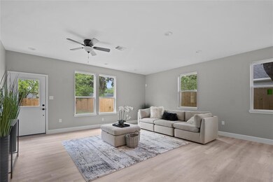 980 Randolph St, Houston, TX 77088 - photo 6