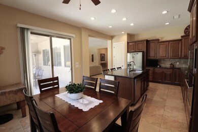 Dine in kitchen
