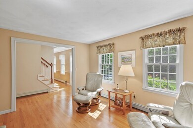 36 Bellingham St, Mendon, MA 01756 - photo 5
