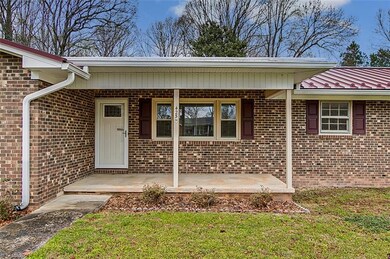 425 Clearview Dr, Asheboro, NC 27205 - photo 2