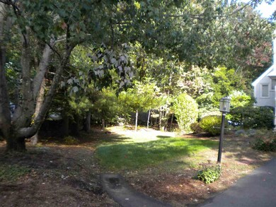 52 Wentworth Dr, Bedford, NH 03110 - photo 2