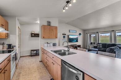2025_05_09_3276_ne_yellowpine_rd_pv-19