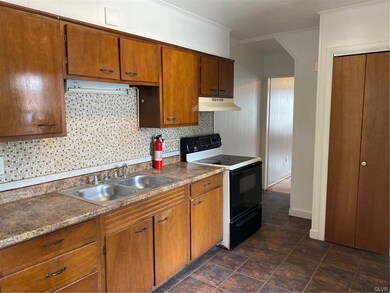 205 N Railroad St, Allentown, PA 18102 - photo 5