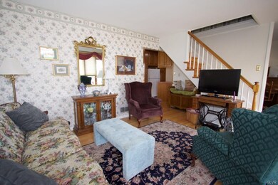 1509 Greenview Dr, Bethlehem, PA 18018 - photo 4