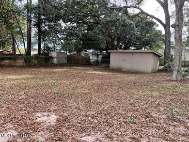Yard/12'x20' Storage/Workshop