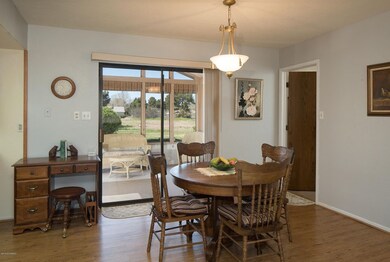 Dining Room to Screened in Patio