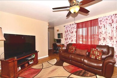 1349 Hemlock Dr, Whitehall, PA 18052 - photo 3