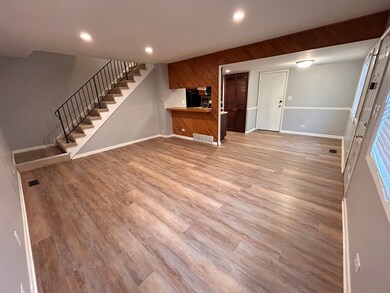 2S723 Winchester Cir E unit 3, Warrenville, IL 60555 - photo 5