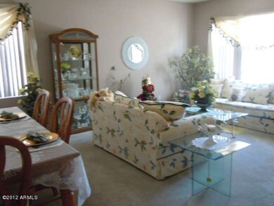 LIVING/DINING ROOM