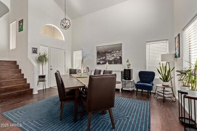 LIVING/DINING