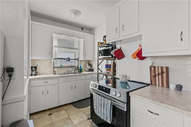 56 Middleton Ave unit 2, Newport, RI 02840 - photo 5