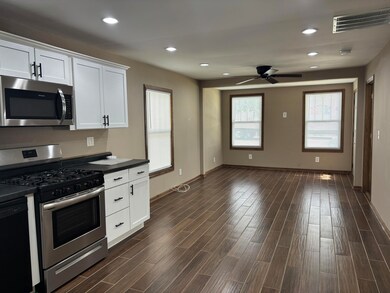 652 S State St, Hobart, IN 46342 - photo 7