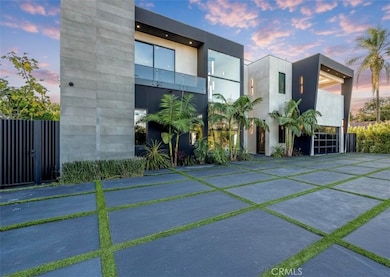 13016 Chandler Blvd, Sherman Oaks, CA 91401 - photo 2