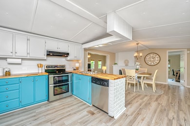 235SummerLane004