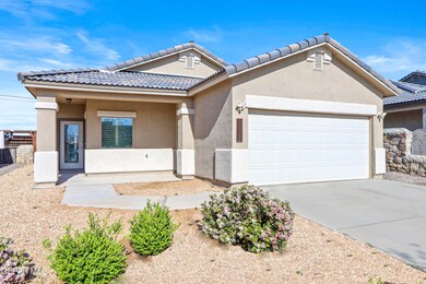 1129 Shields St, Horizon City, TX 79928 - photo 3