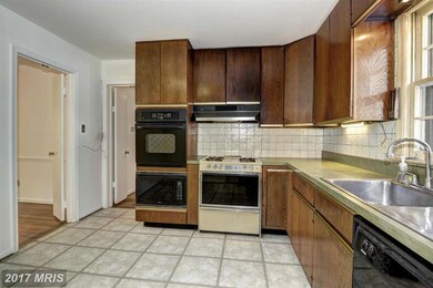 11600 Karen Dr, Potomac, MD 20854 - photo 3