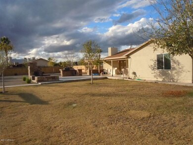 8813 w back of house