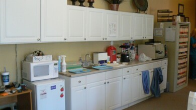 Kitchen/Lab area
