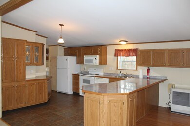 22 Dazzle Ln, Gardiner, ME 04345 - photo 4