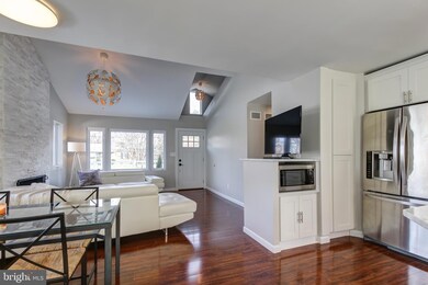 2713 James Dr, Alexandria, VA 22303 - photo 5