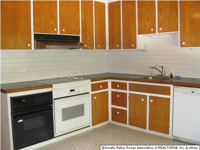 Plenty of kitchen cabinets