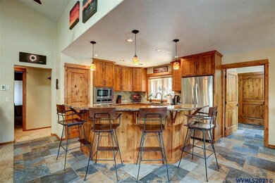 17729 Topflite #16 Ln, Sunriver, OR 97707 - photo 2