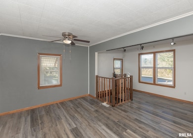 2802 Archer Dr, East Moline, IL 61244 - photo 3