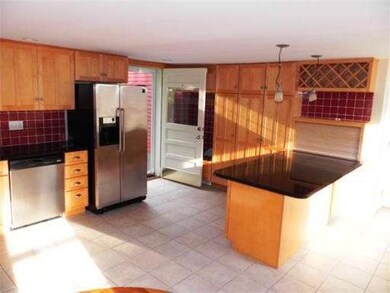 21 Nicholson St unit 3, Marblehead, MA 01945 - photo 3